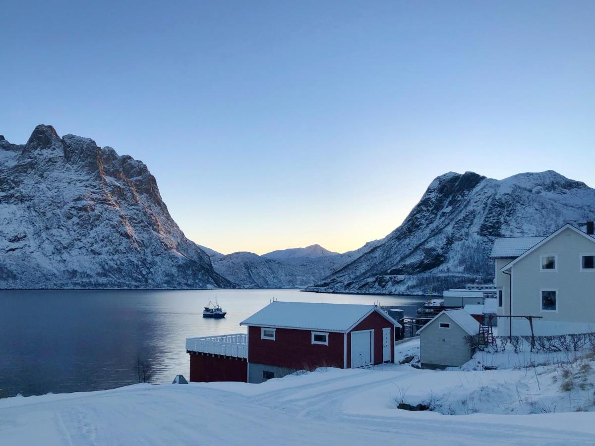 Segla Guesthouse - With View Of Fjord Fjordgard Экстерьер фото